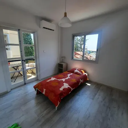 Apartman Modern 3br Family In Quiet Drosia With Balcony *