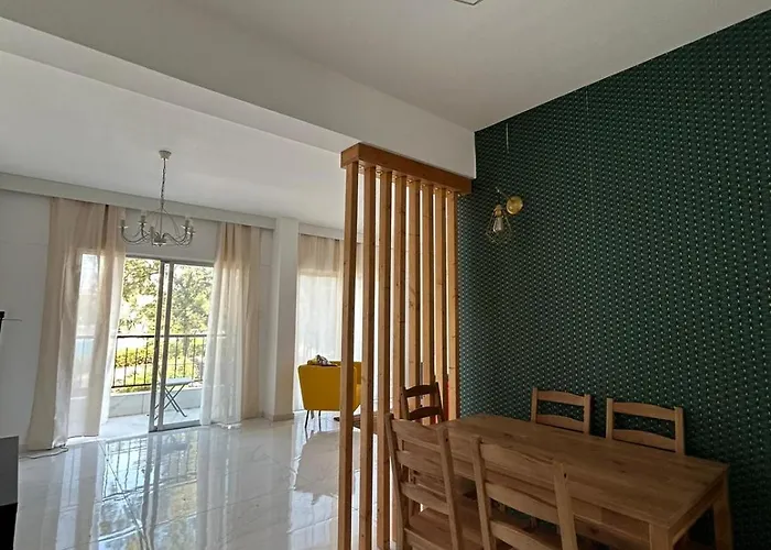 アパート Modern 3br Family In Quiet Drosia With Balcony ラルナカ