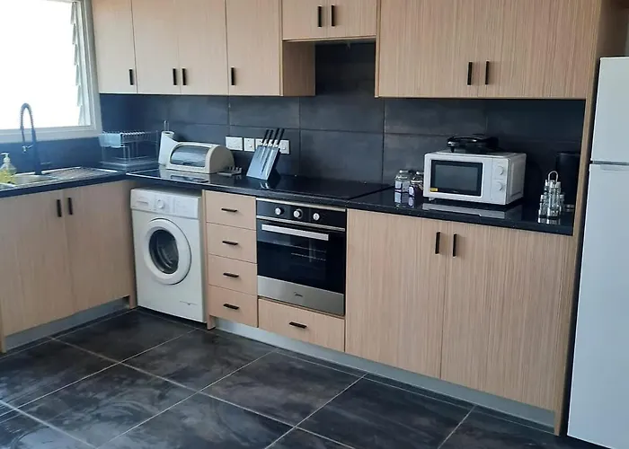 アパート Modern 3br Family In Quiet Drosia With Balcony *